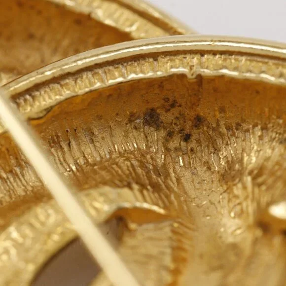CHANEL Authentic Gold Logo Brooch - Picture 8 of 10
